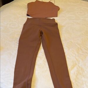 ALO Yoga Brown Leggings High-Waisted Full-Length Stretchy Fabric